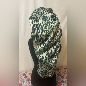 Long Tail Silk Butter Satin Bonnet for Braids Reversable Leopard Print and Black